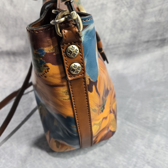 Patricia Nash Irving Leather Bucket Bag - Picture 5 of 8